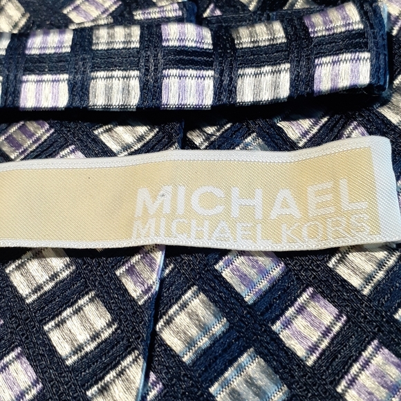 Micheal Kors Silk Geometric Diagonal Grid Necktie - Picture 6 of 6
